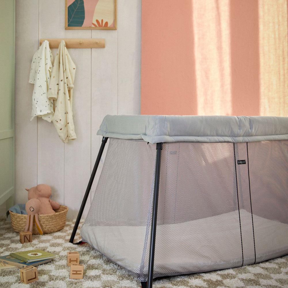 Travel Crib in Silver mesh - BabyBjörn