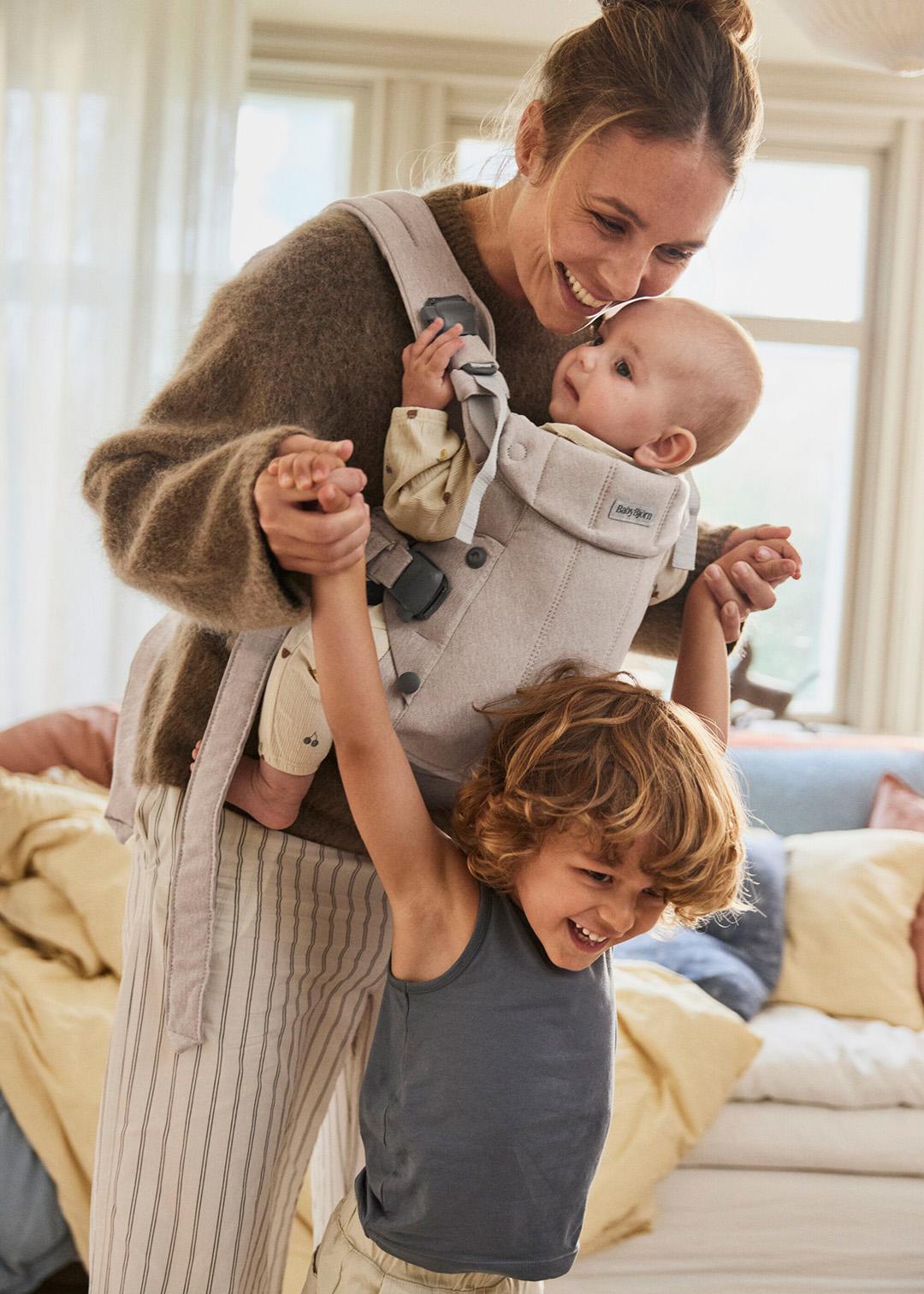 Baby Carrier Harmony in Light pink woven mélange - BabyBjörn