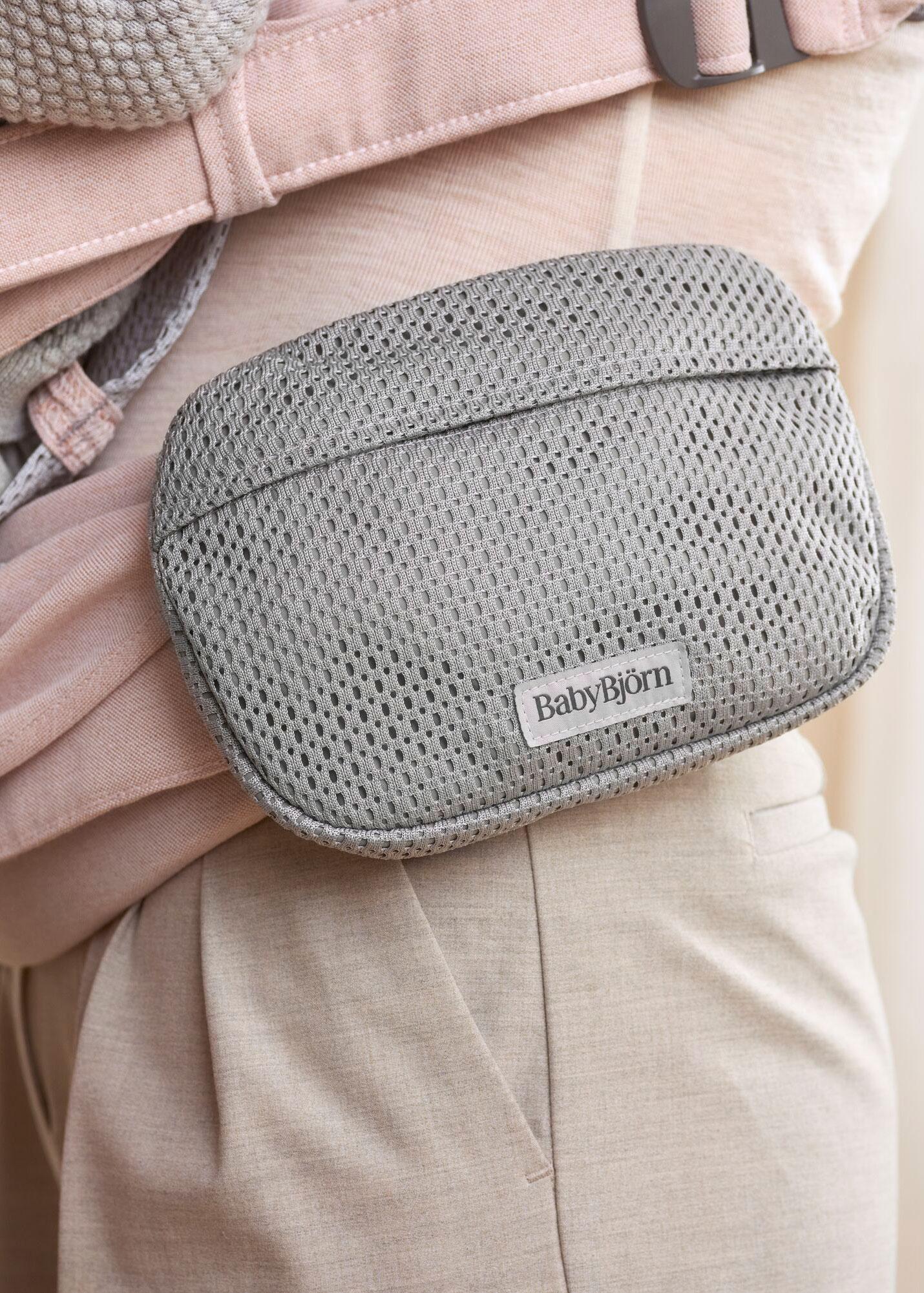 Pocket pouch for baby carrier in grey mesh - BabyBjörn
