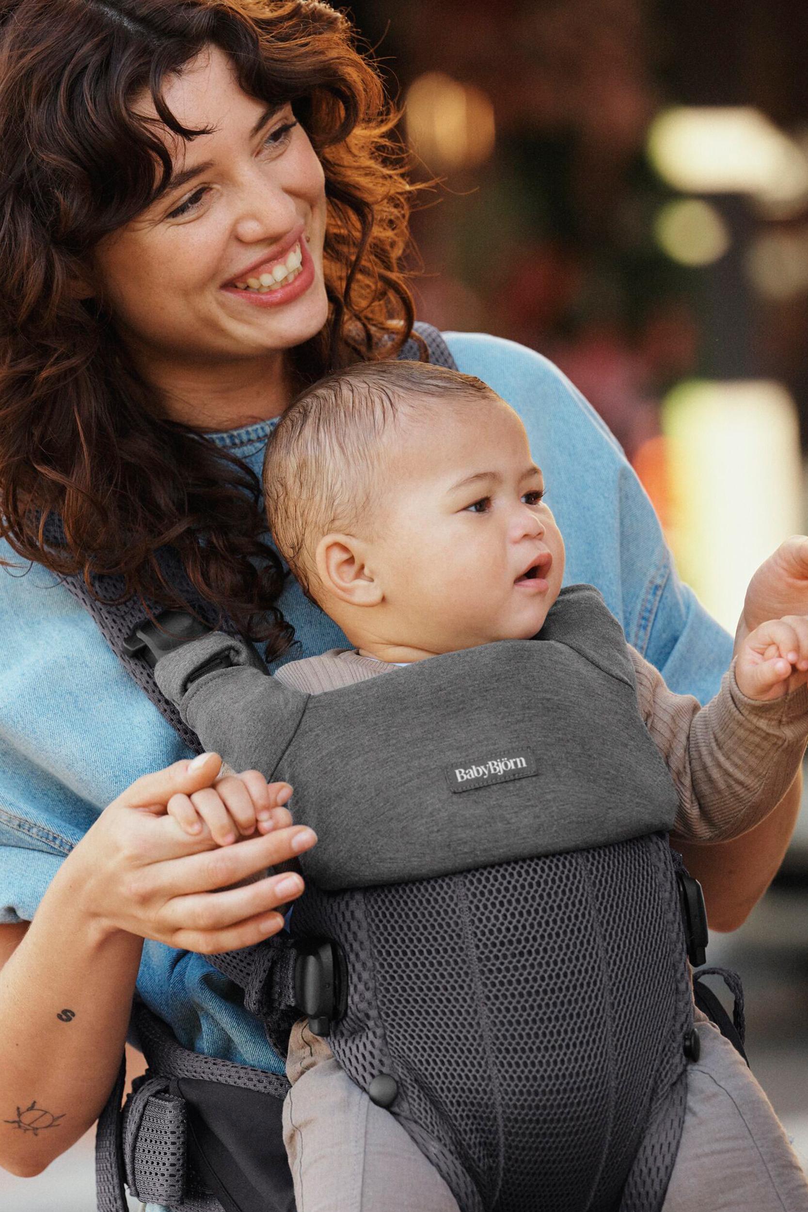 Bib for Baby Carrier Harmony in dark gray jersey - BabyBjörn