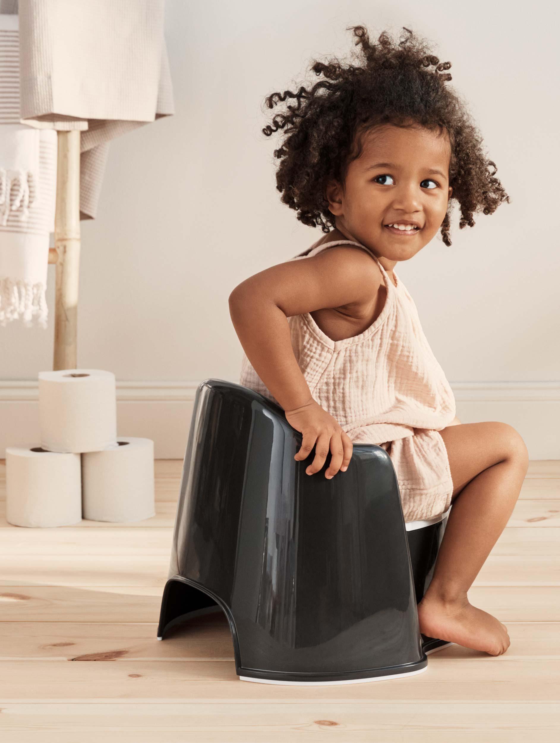 Potty Chair Black/White