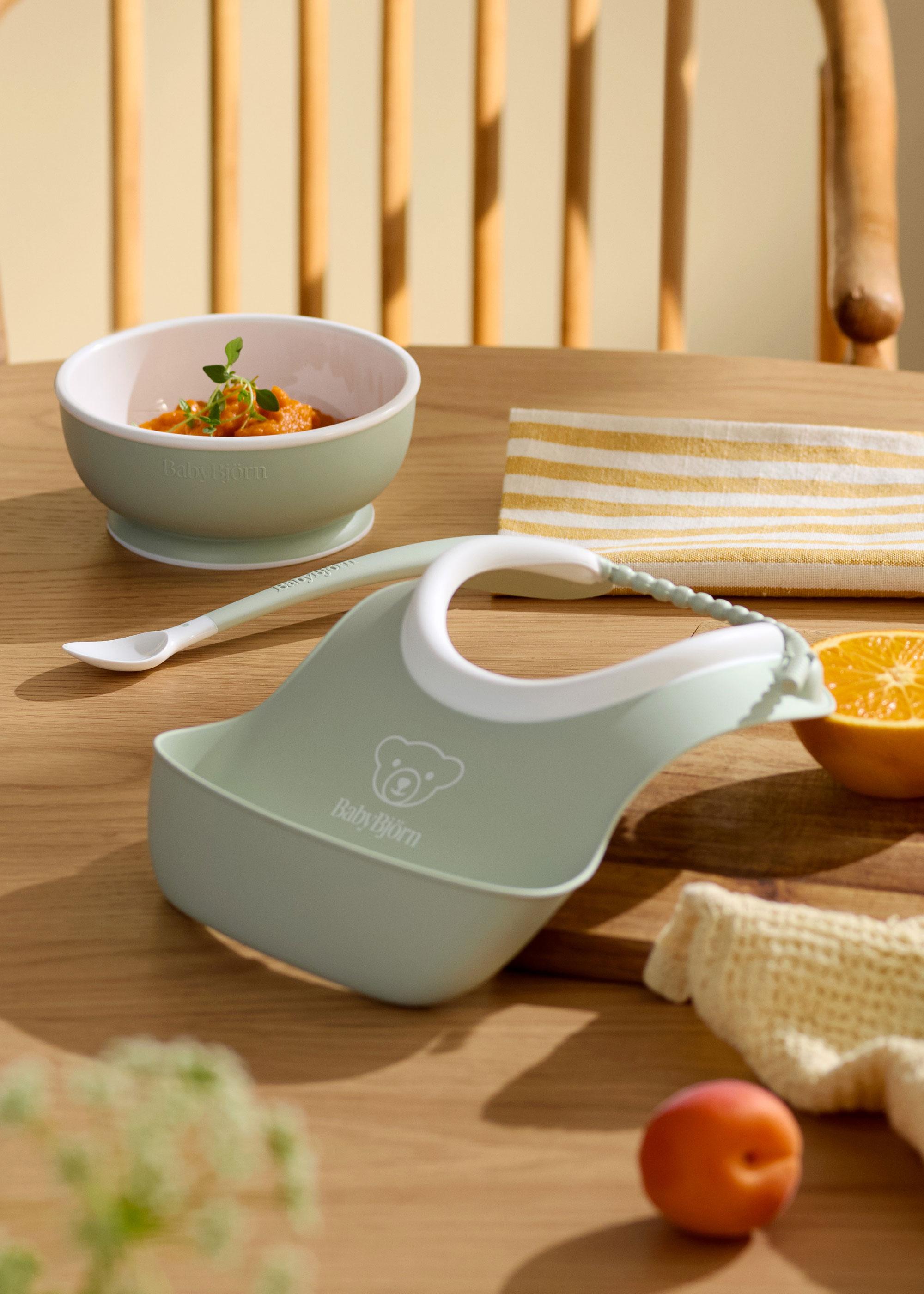 Baby Feeding set in with feeding spoon, bowl and small bib - BabyBjörn